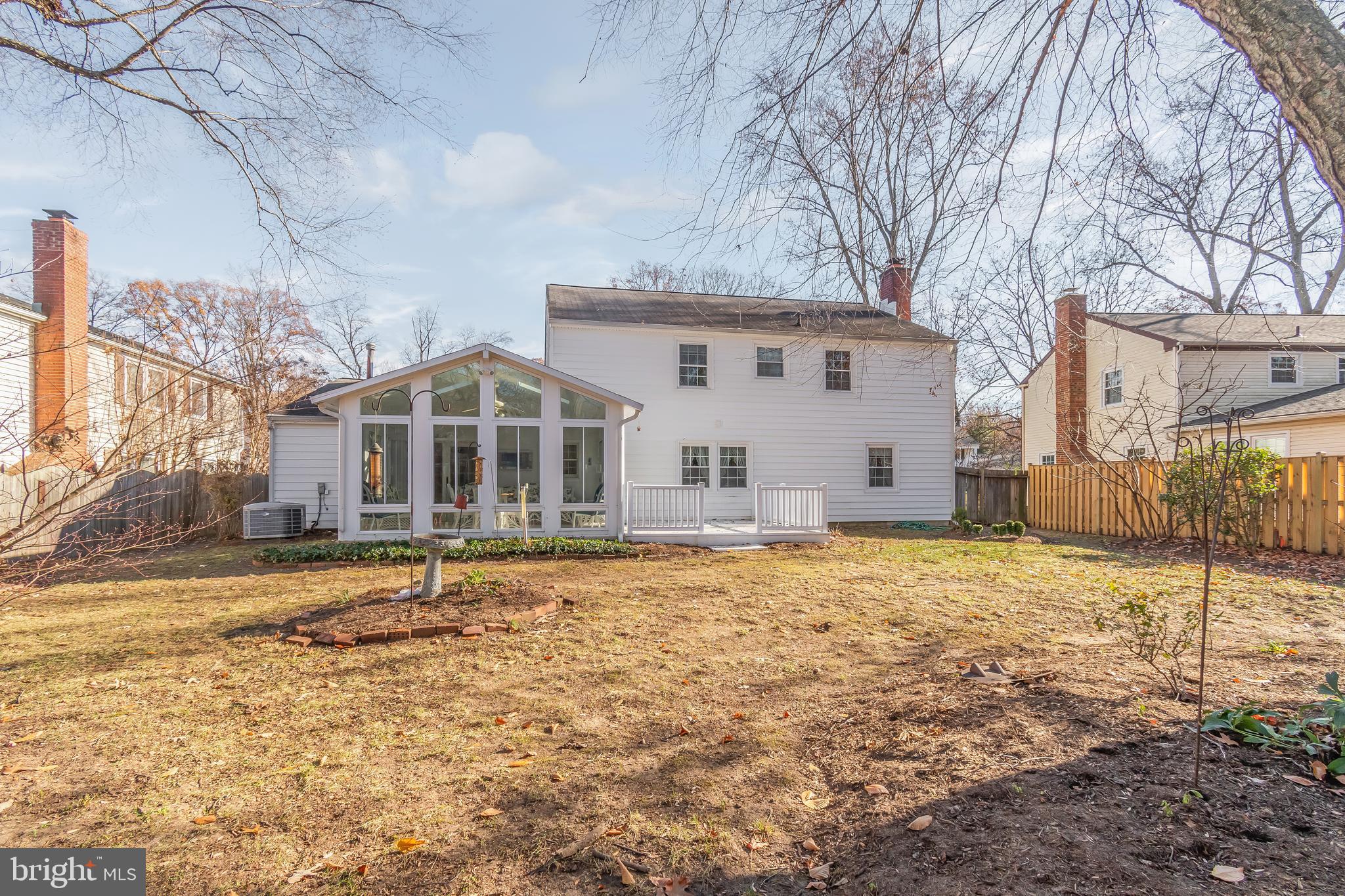 CROFTON WOODS - Residential