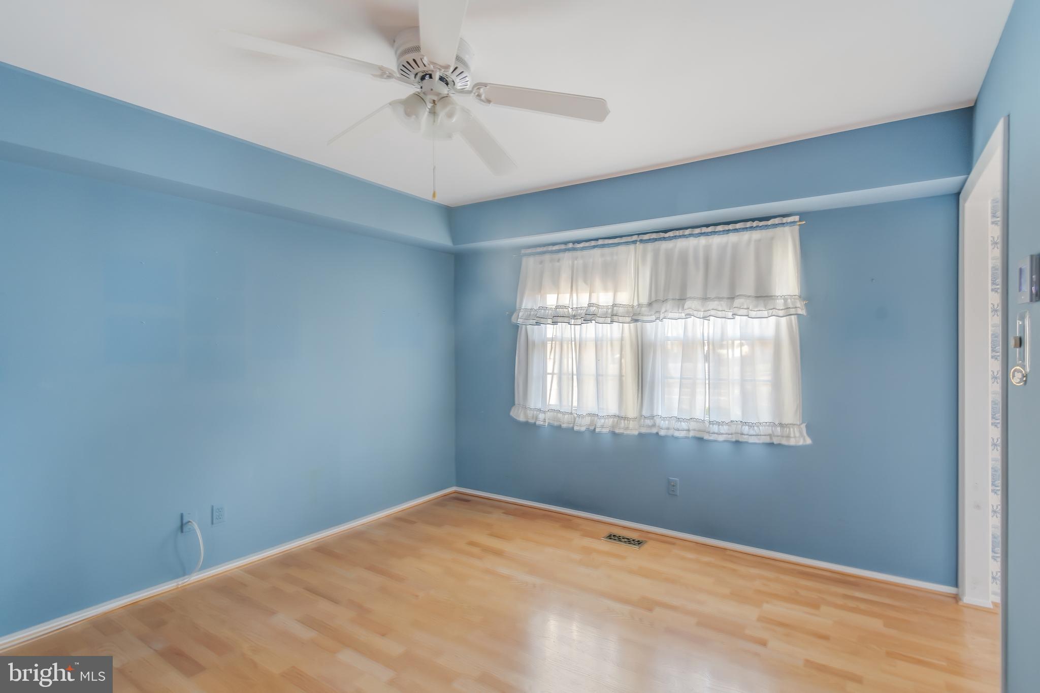 CROFTON WOODS - Residential