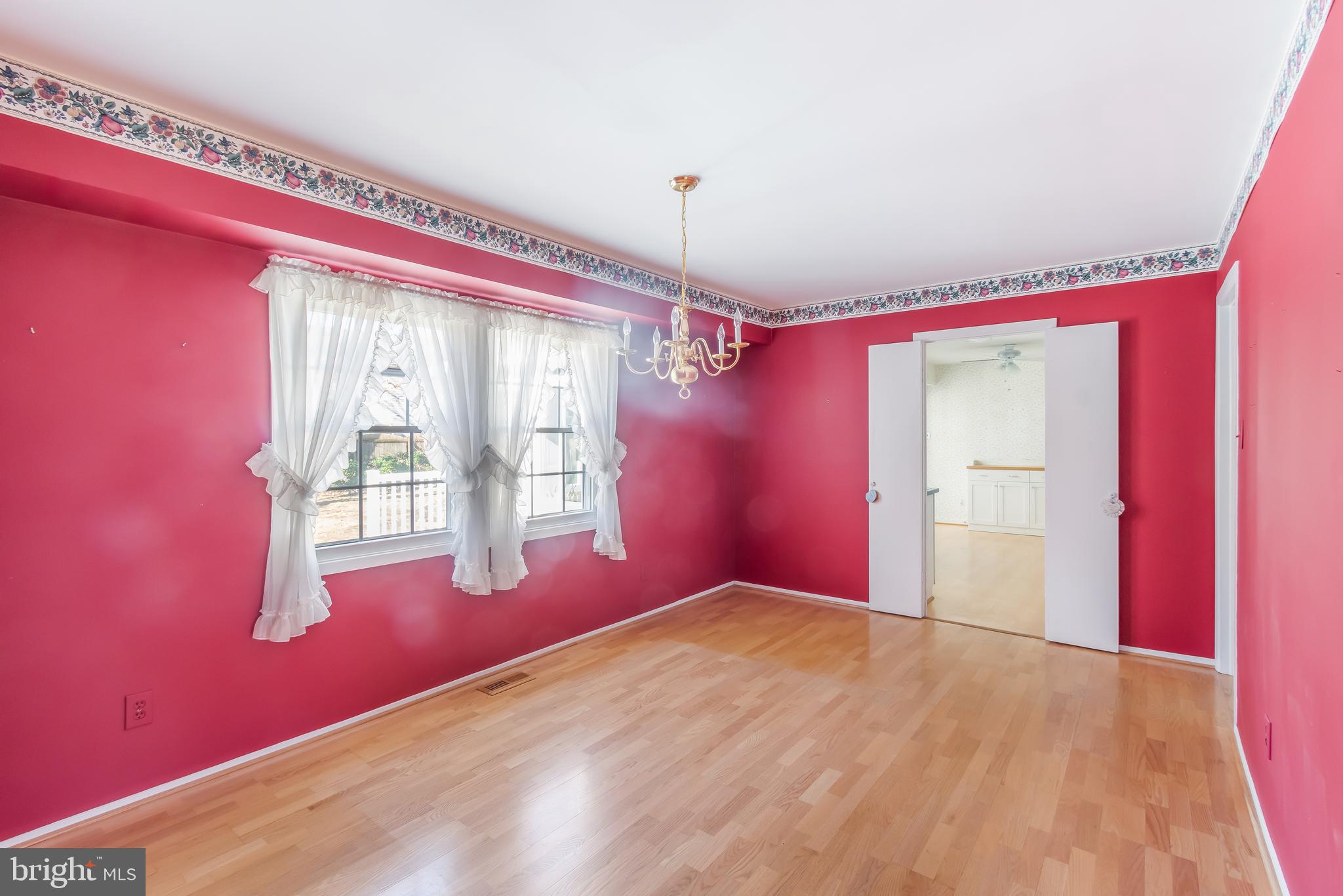 CROFTON WOODS - Residential