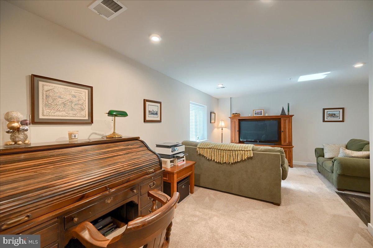 REGENTS GLEN TOWNHOME - Residential