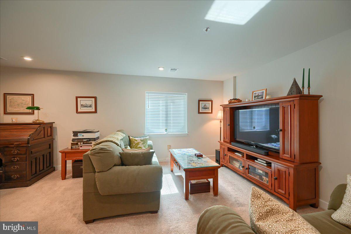 REGENTS GLEN TOWNHOME - Residential