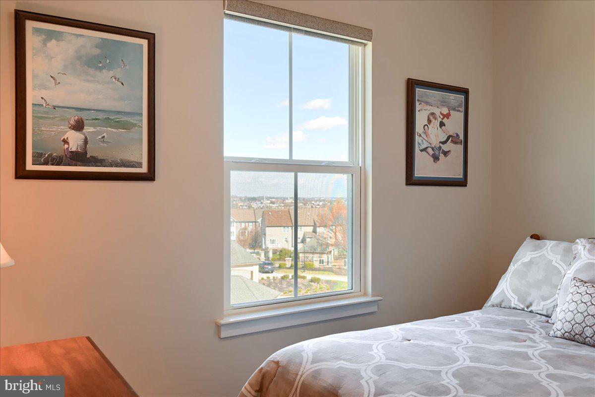 REGENTS GLEN TOWNHOME - Residential