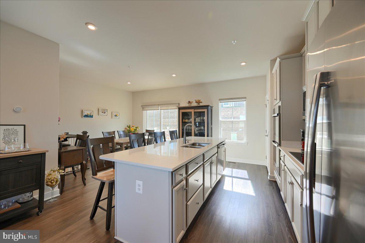 REGENTS GLEN TOWNHOME - Residential