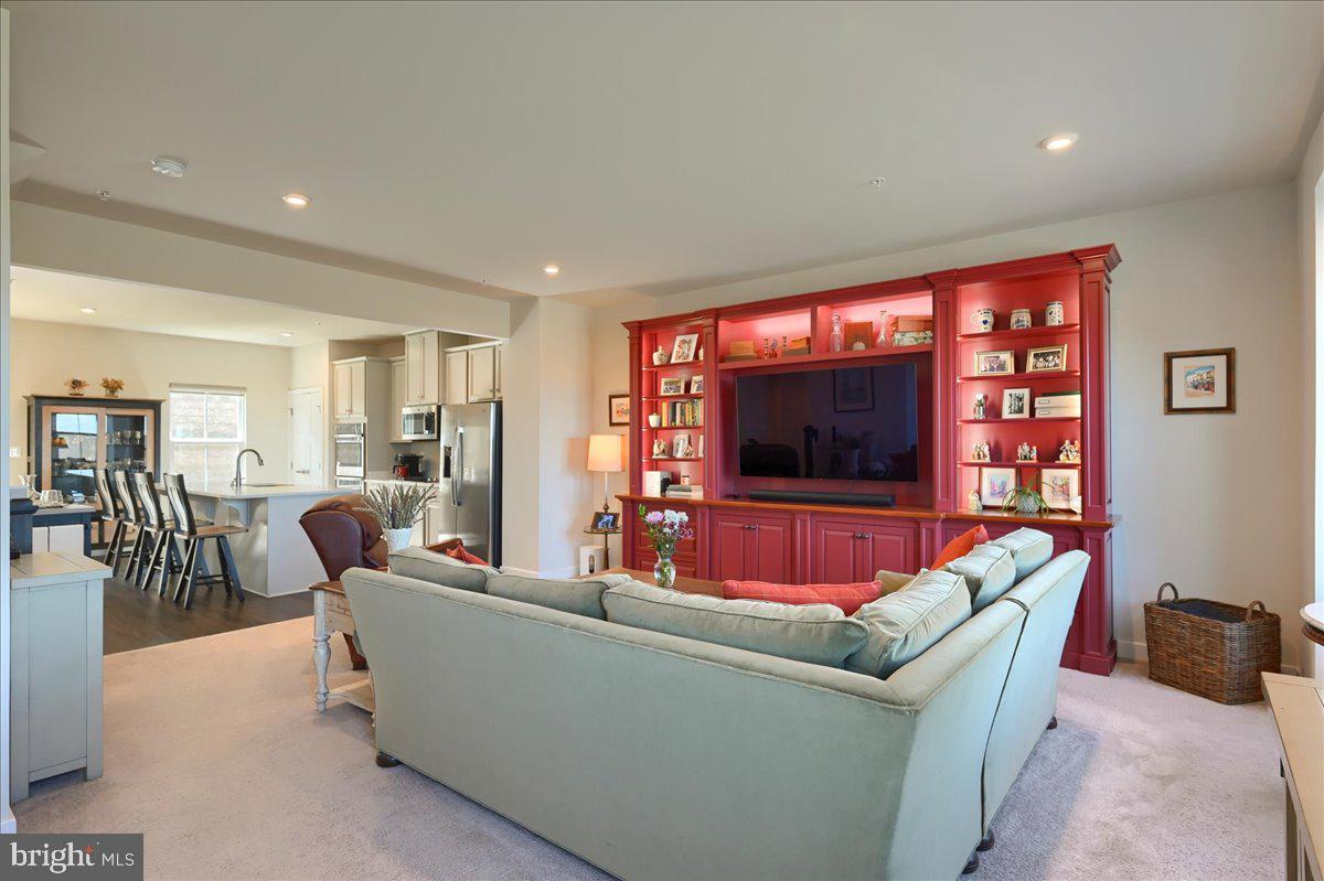 REGENTS GLEN TOWNHOME - Residential