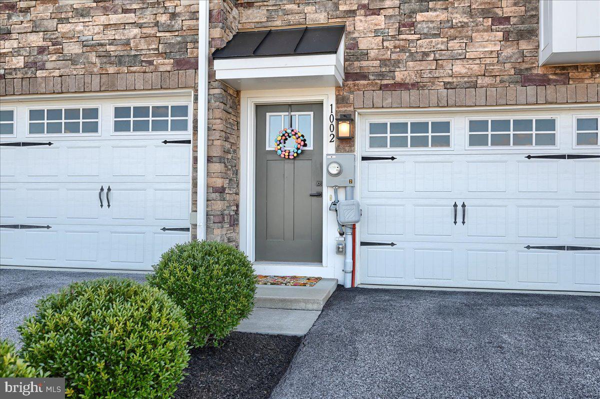 REGENTS GLEN TOWNHOME - Residential