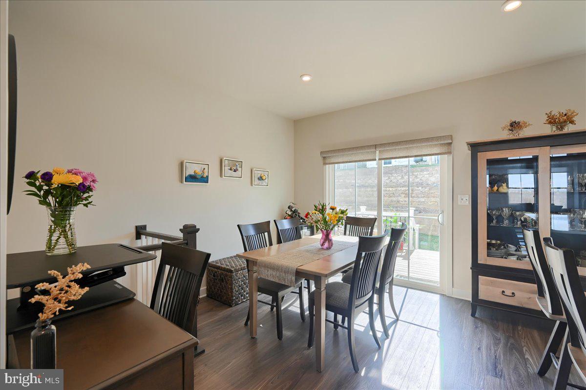 REGENTS GLEN TOWNHOME - Residential