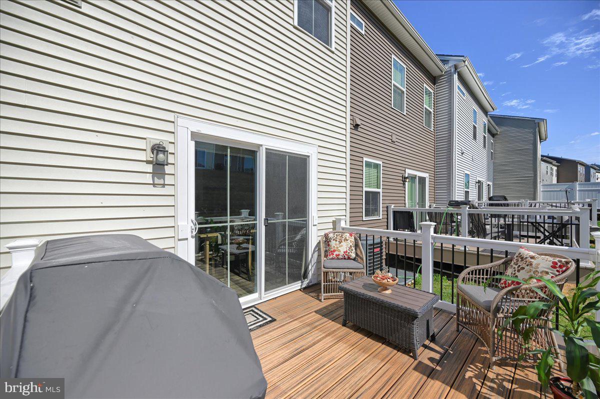 REGENTS GLEN TOWNHOME - Residential