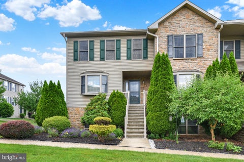 Townhouse For Sale - 925 Woodridge Drive<br/> MIDDLETOWN, PA 17057