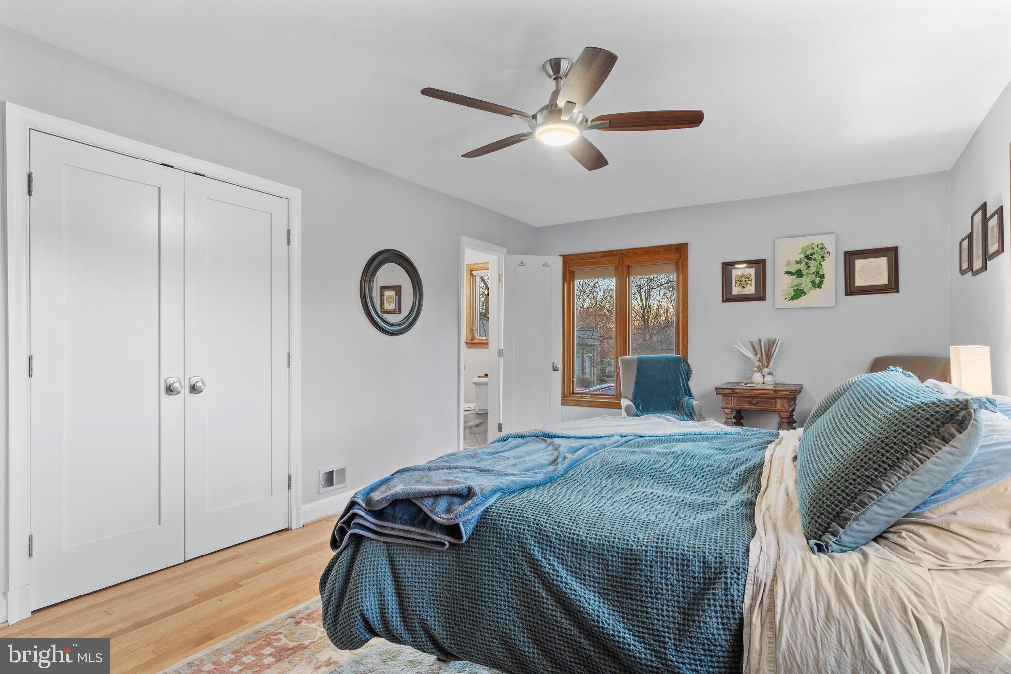 LARCHMONT KNOLLS - Residential