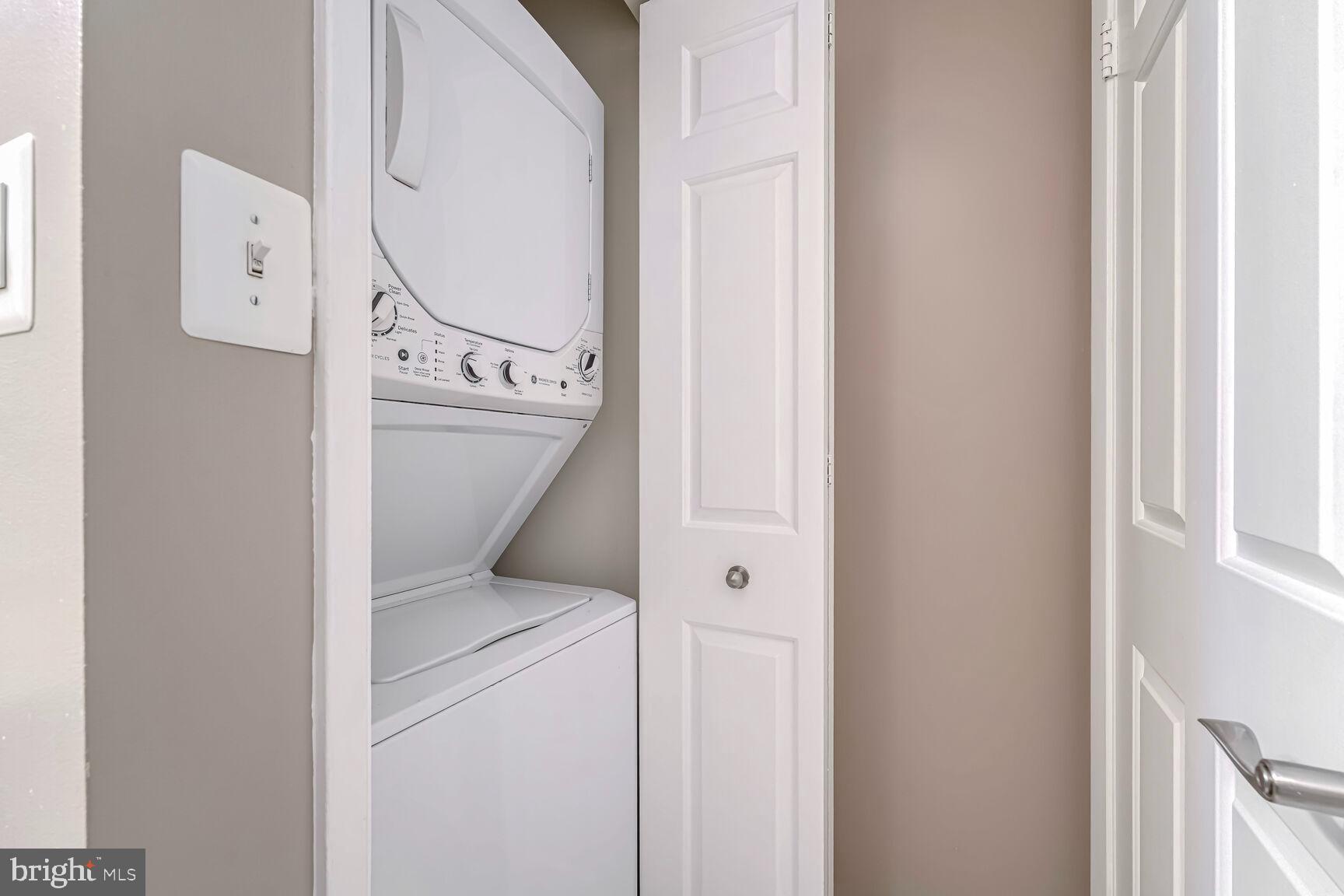 FAIRMONT PLAZA - Residential Lease