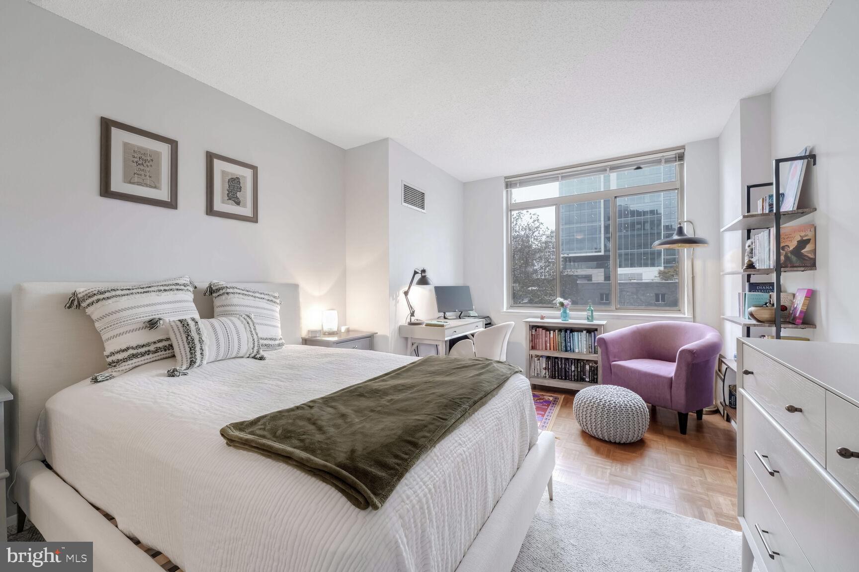 FAIRMONT PLAZA - Residential Lease