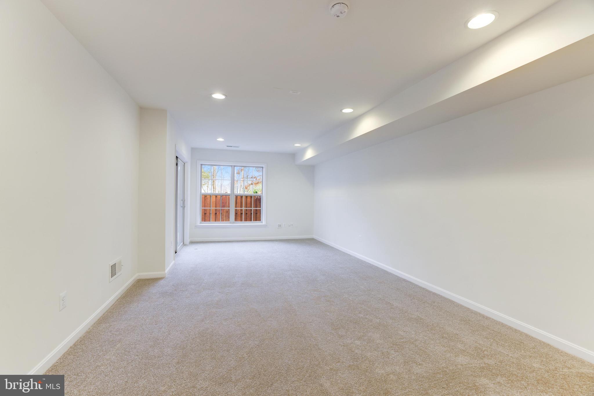 ALEXANDERS CHASE - Residential Lease