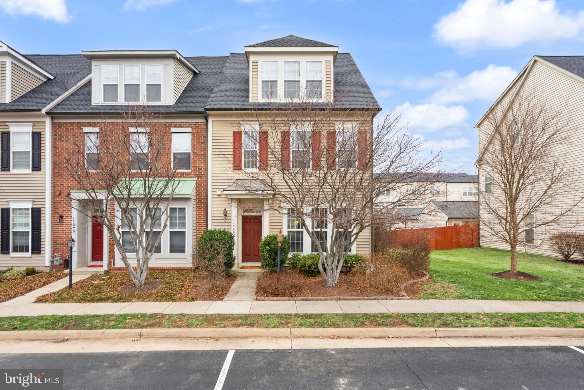 PEMBROOKE - Residential