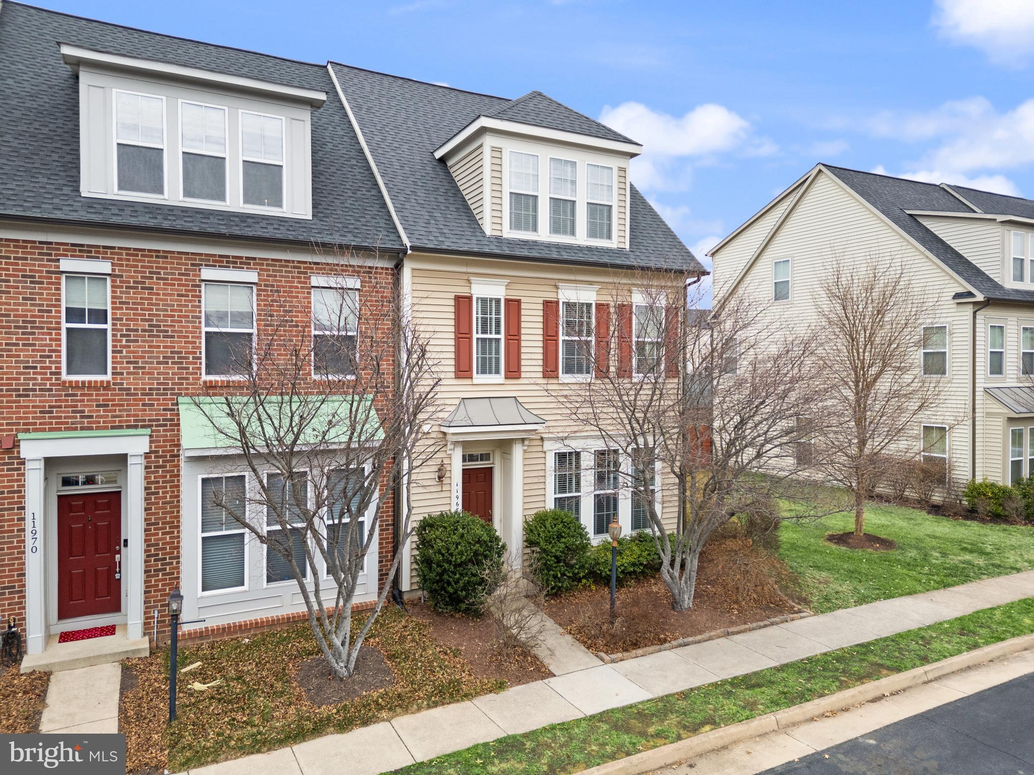 PEMBROOKE - Residential