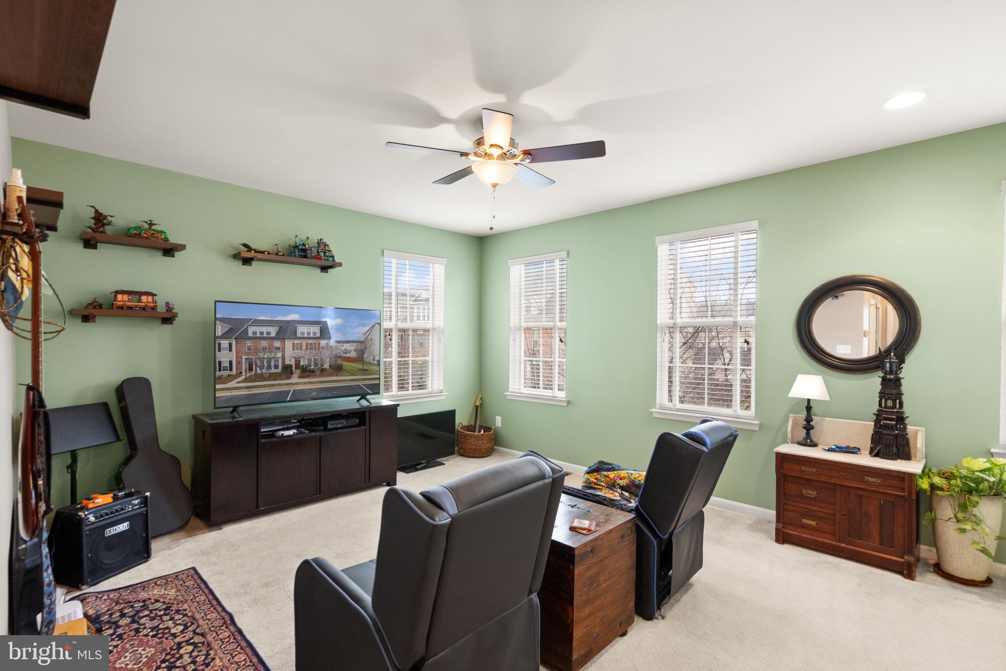 PEMBROOKE - Residential