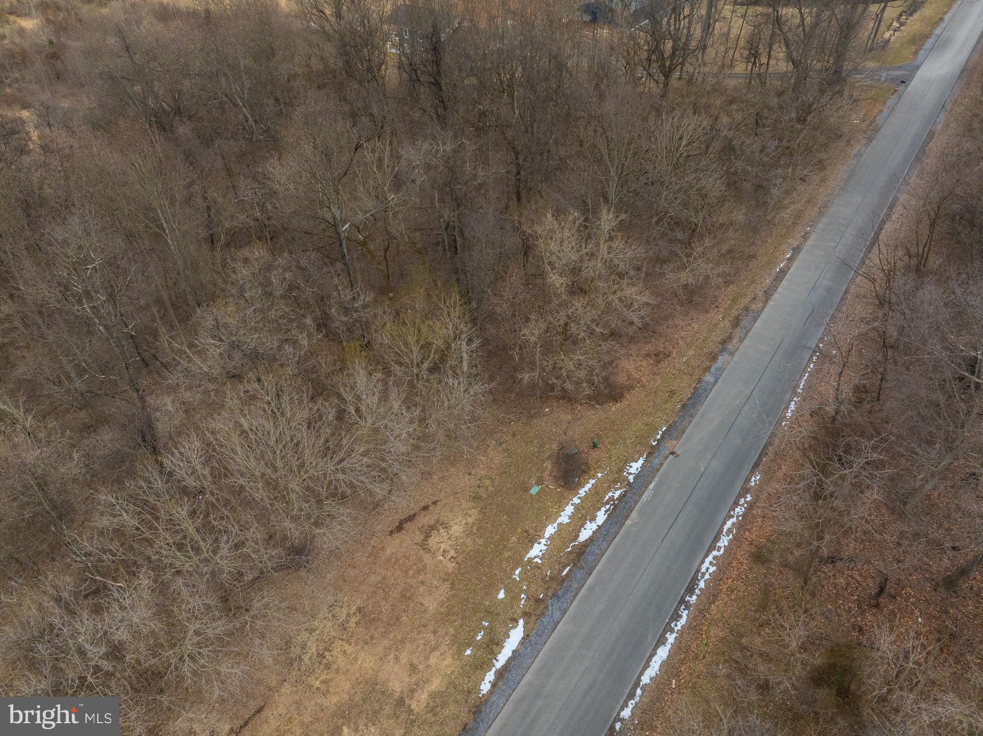 CROSSINGS ON THE POTOMAC - Land
