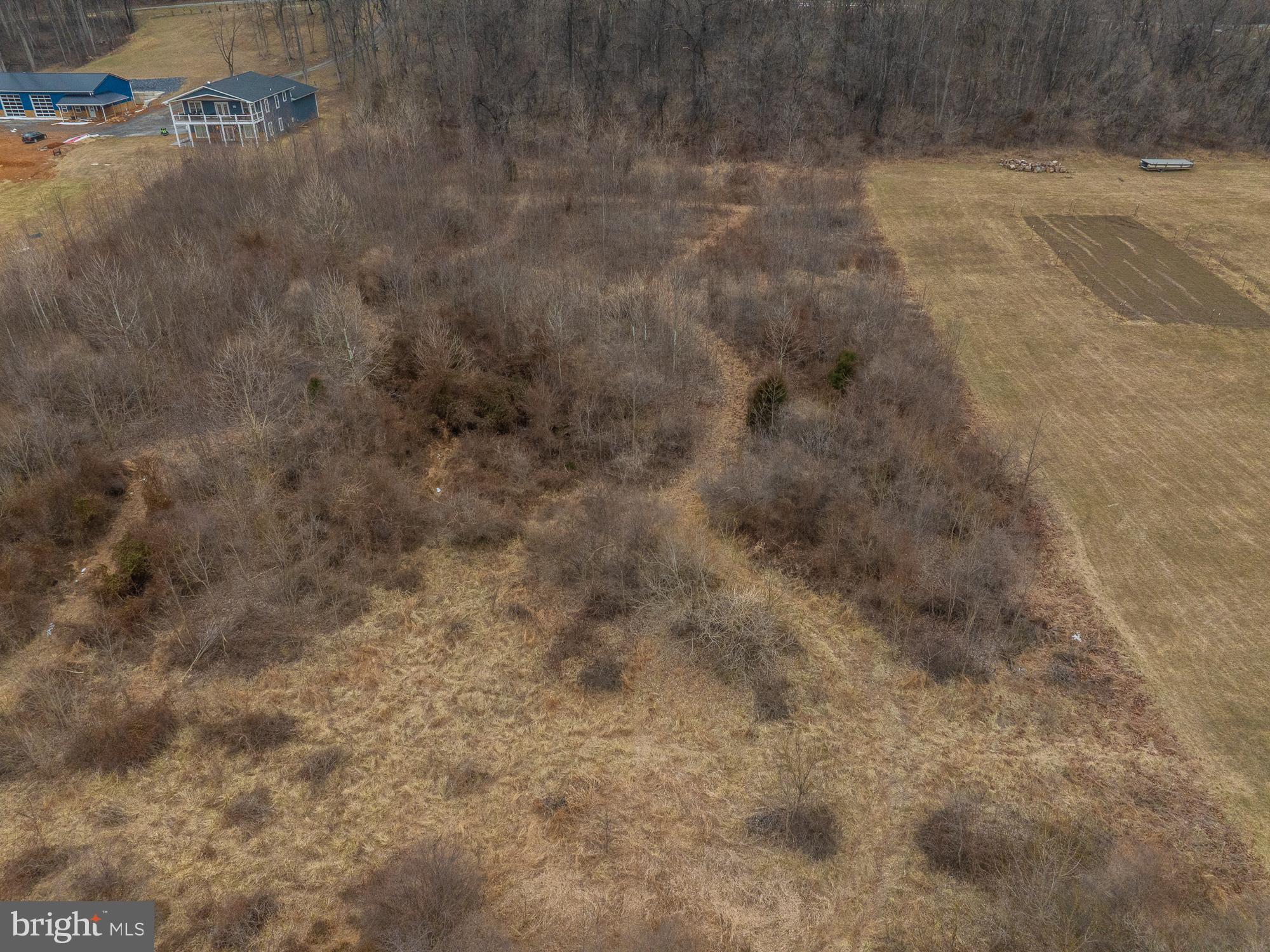 CROSSINGS ON THE POTOMAC - Land
