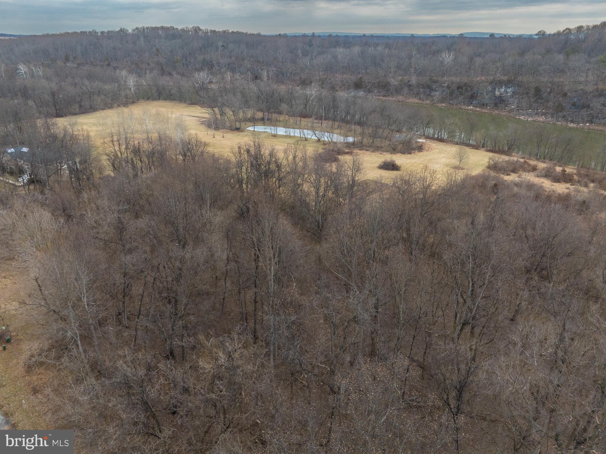 CROSSINGS ON THE POTOMAC - Land