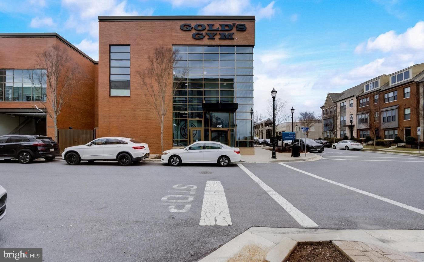 WEST RIVERDALE - Residential