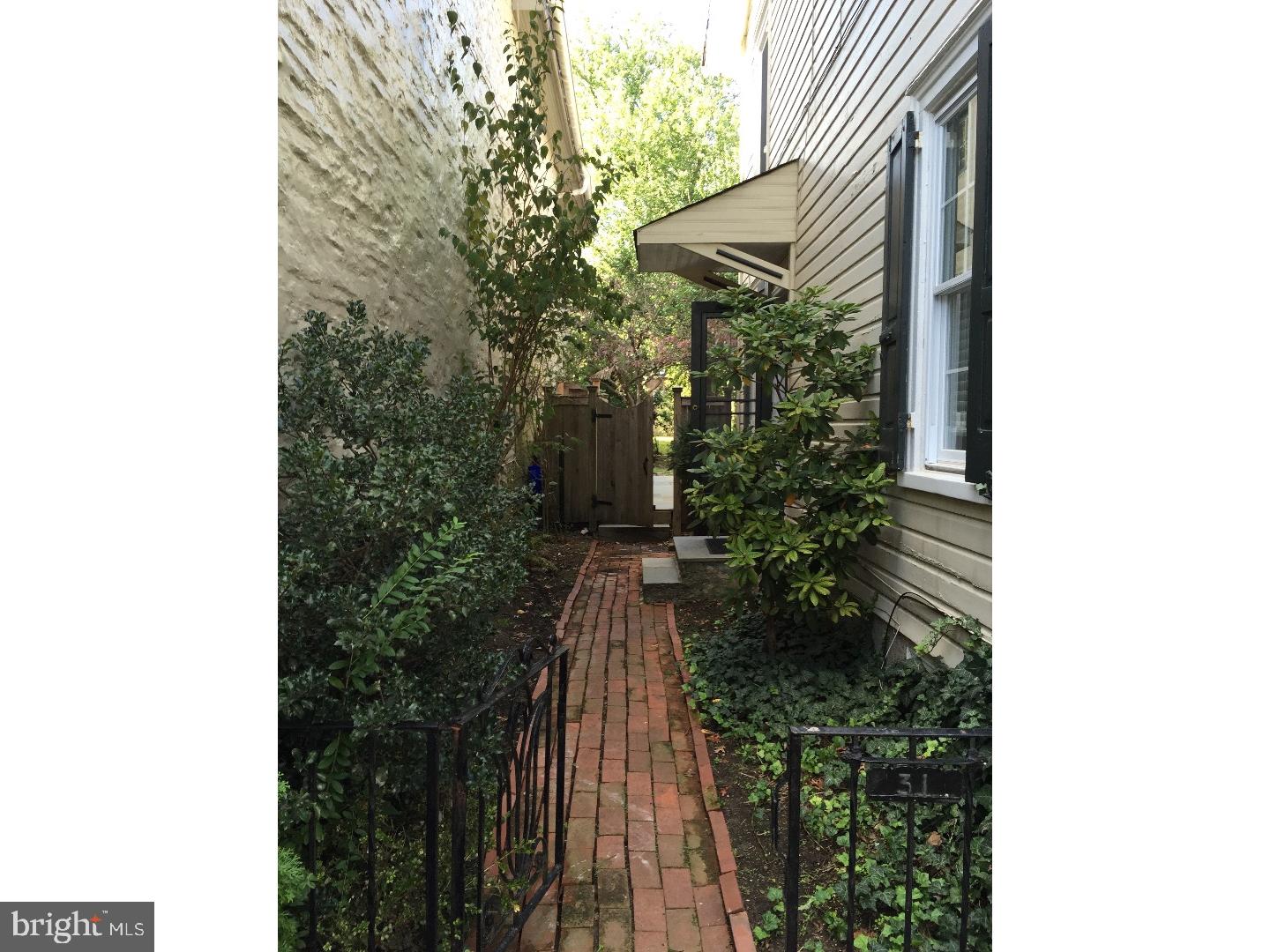 CHESTNUT HILL - Residential Lease