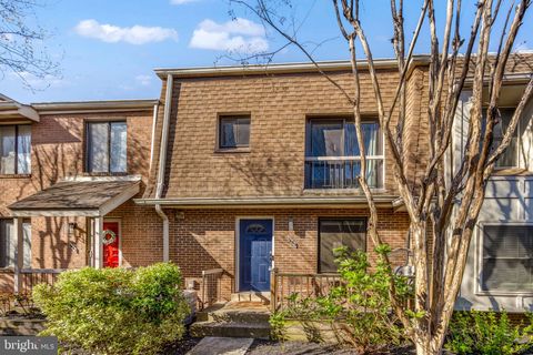 1689 KENWOOD AVENUE ALEXANDRIA VA 22302