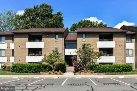 Photo of 517 Florida Avenue #T2, HERNDON, VA 20170 (MLS # VAFX2333878)