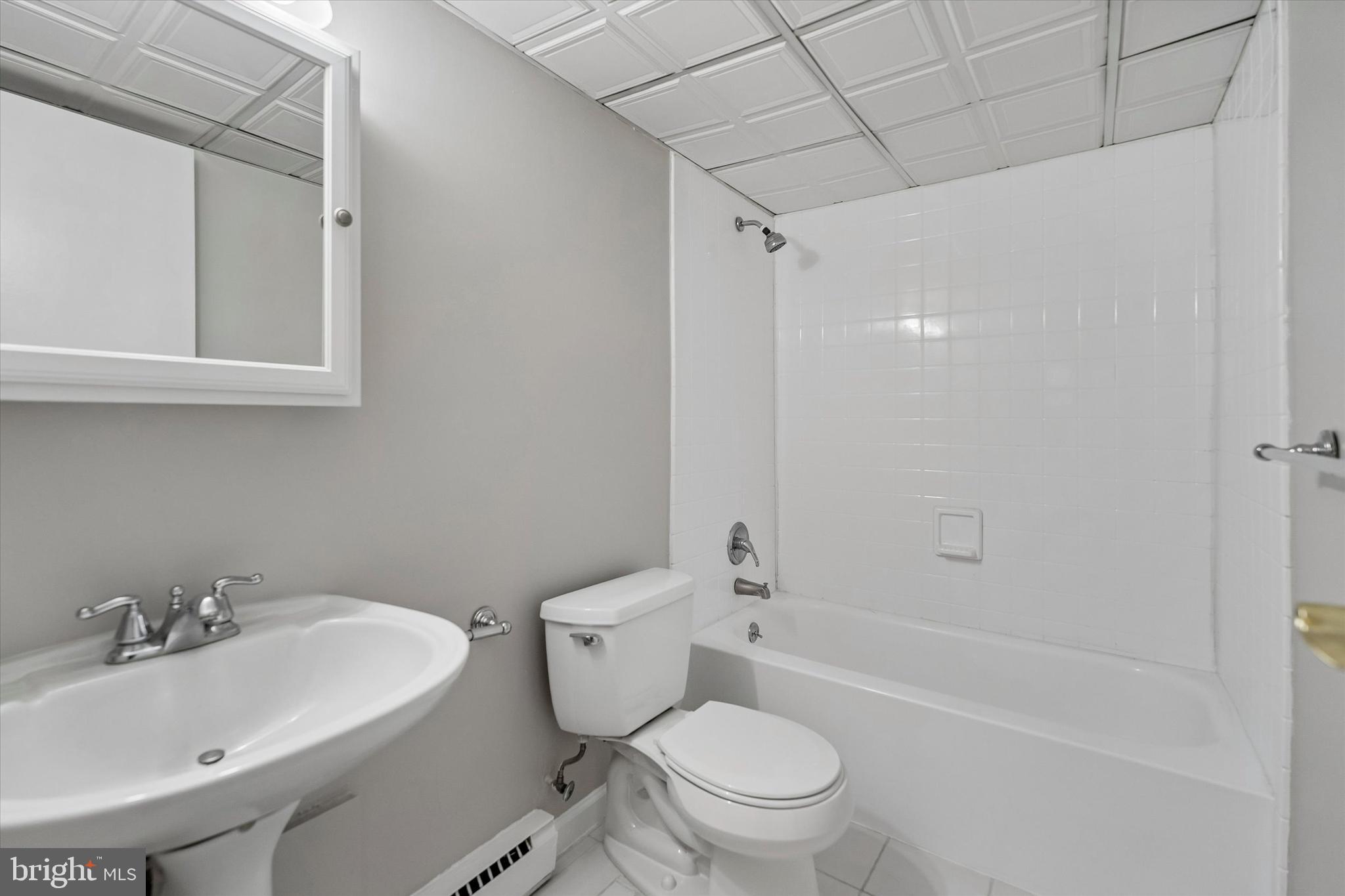 HAVERFORD HILL - Residential