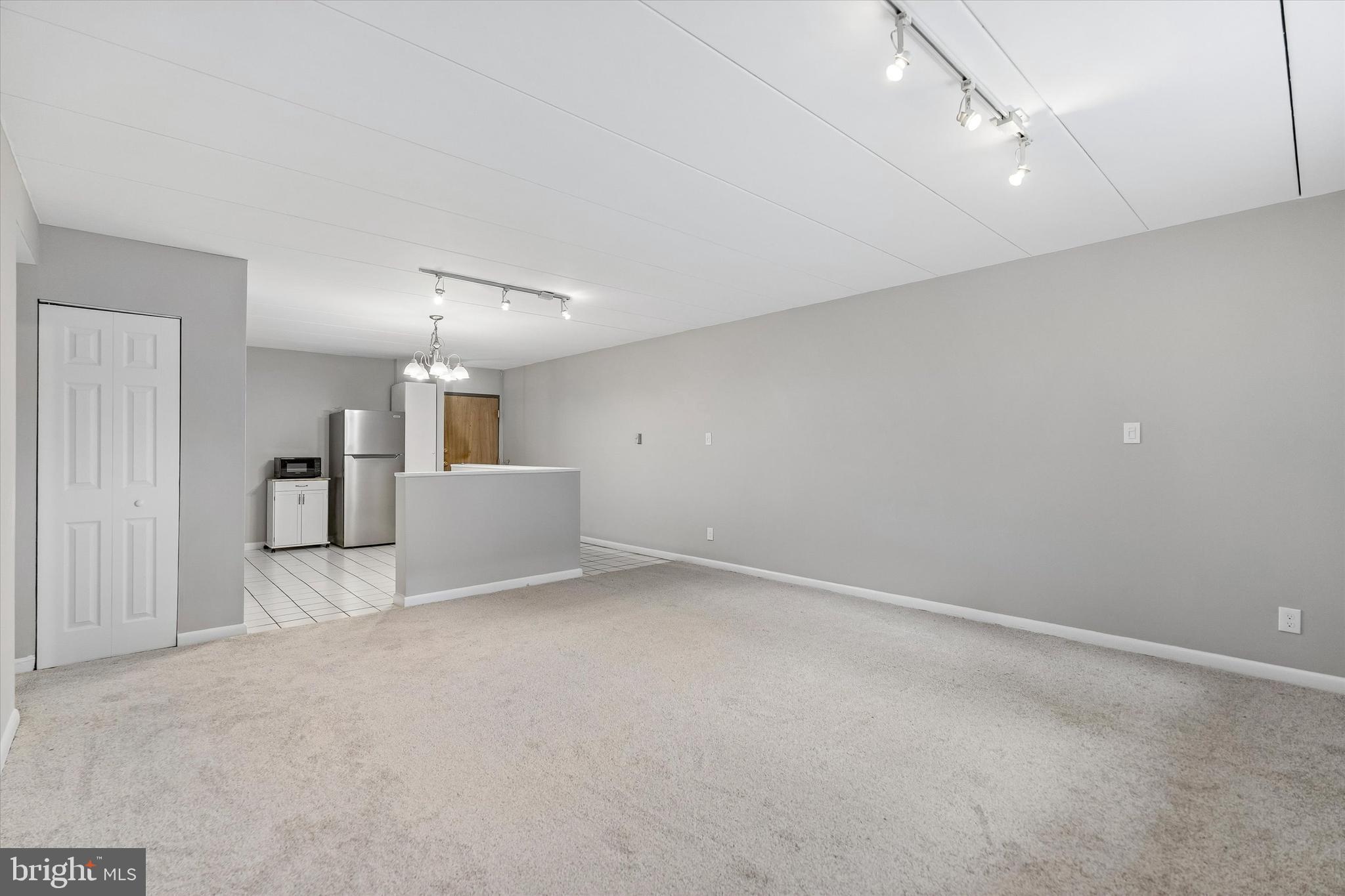 400 GLENDALE ROAD D23