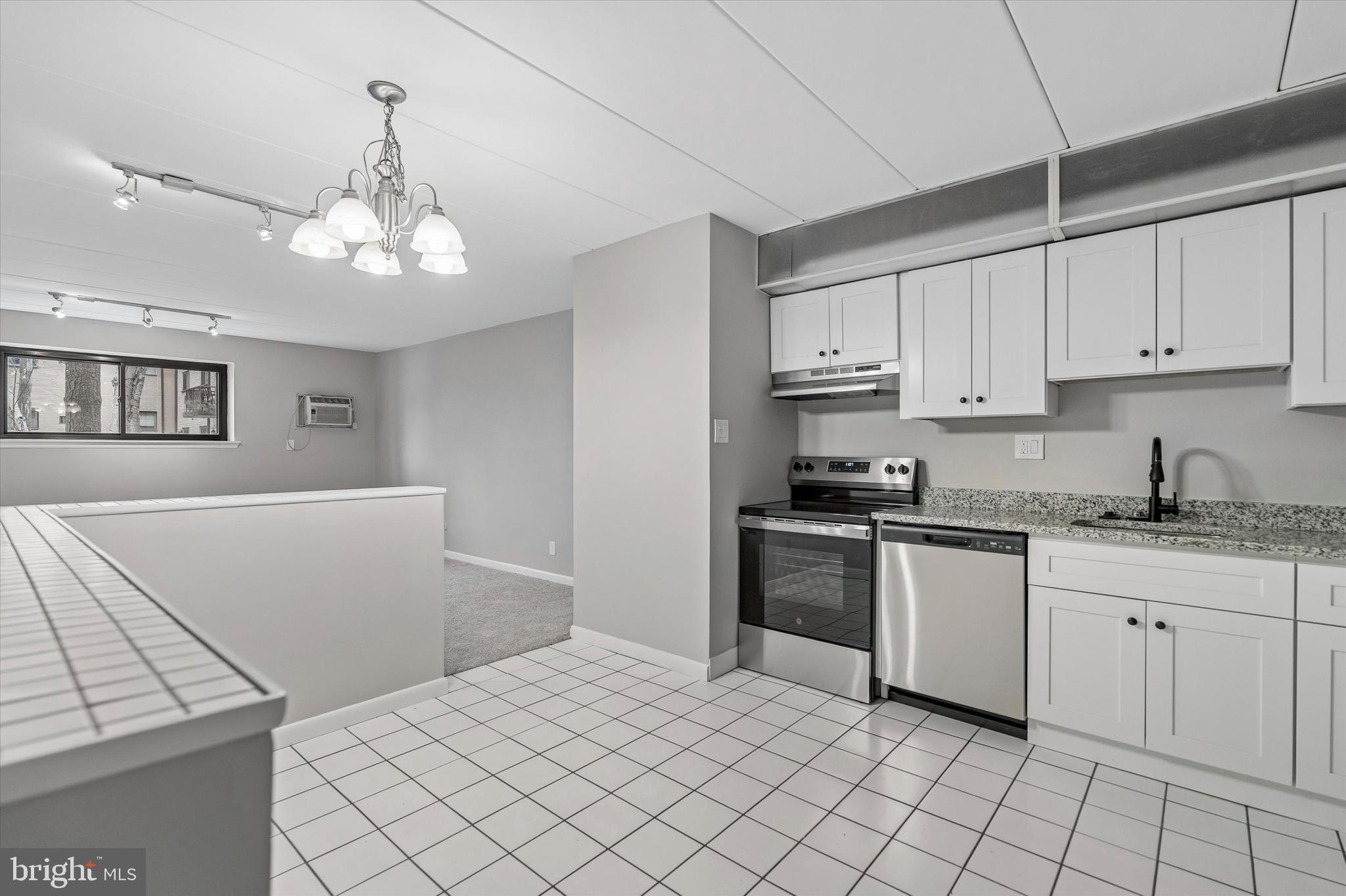 HAVERFORD HILL - Residential