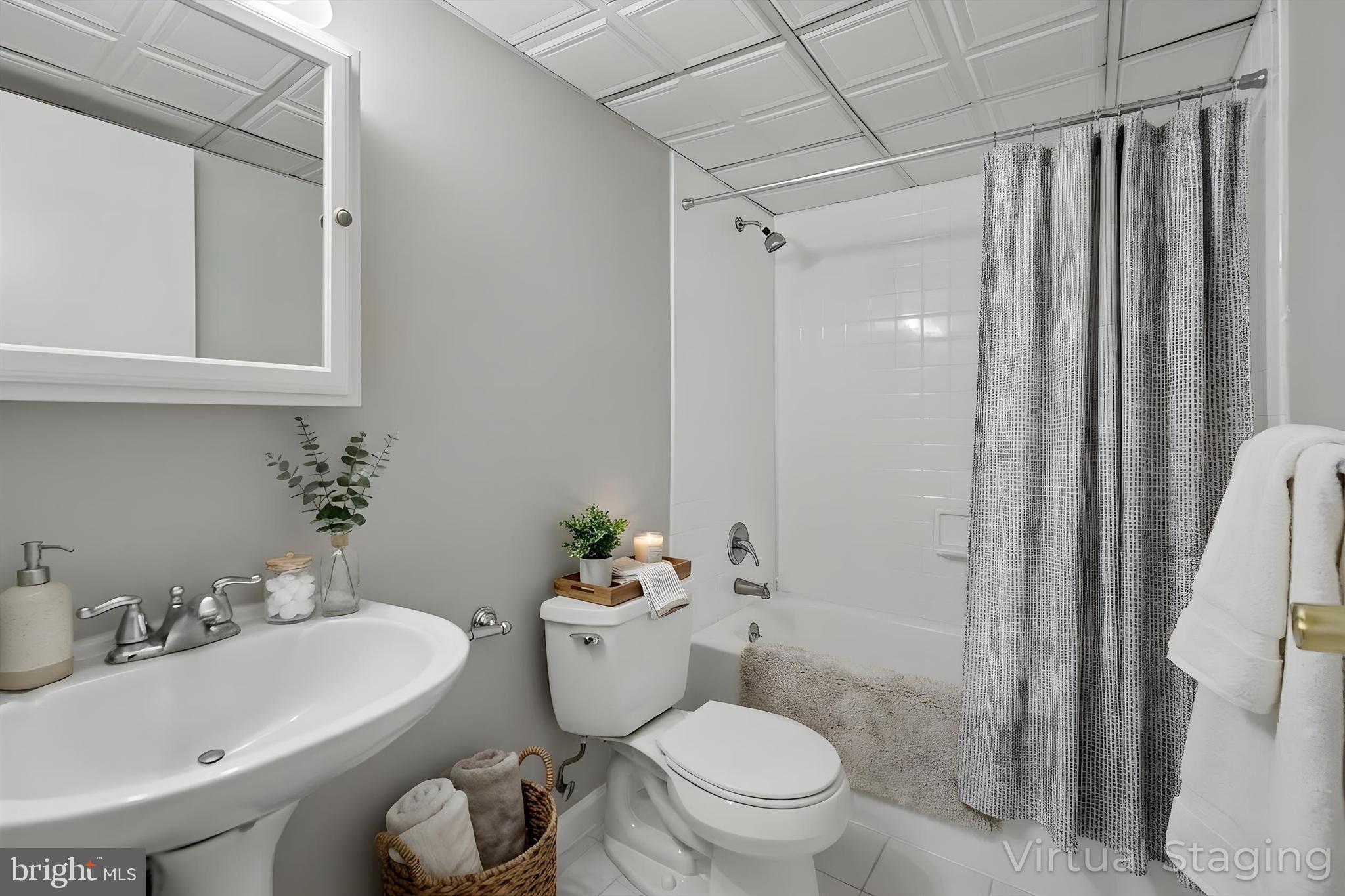 HAVERFORD HILL - Residential