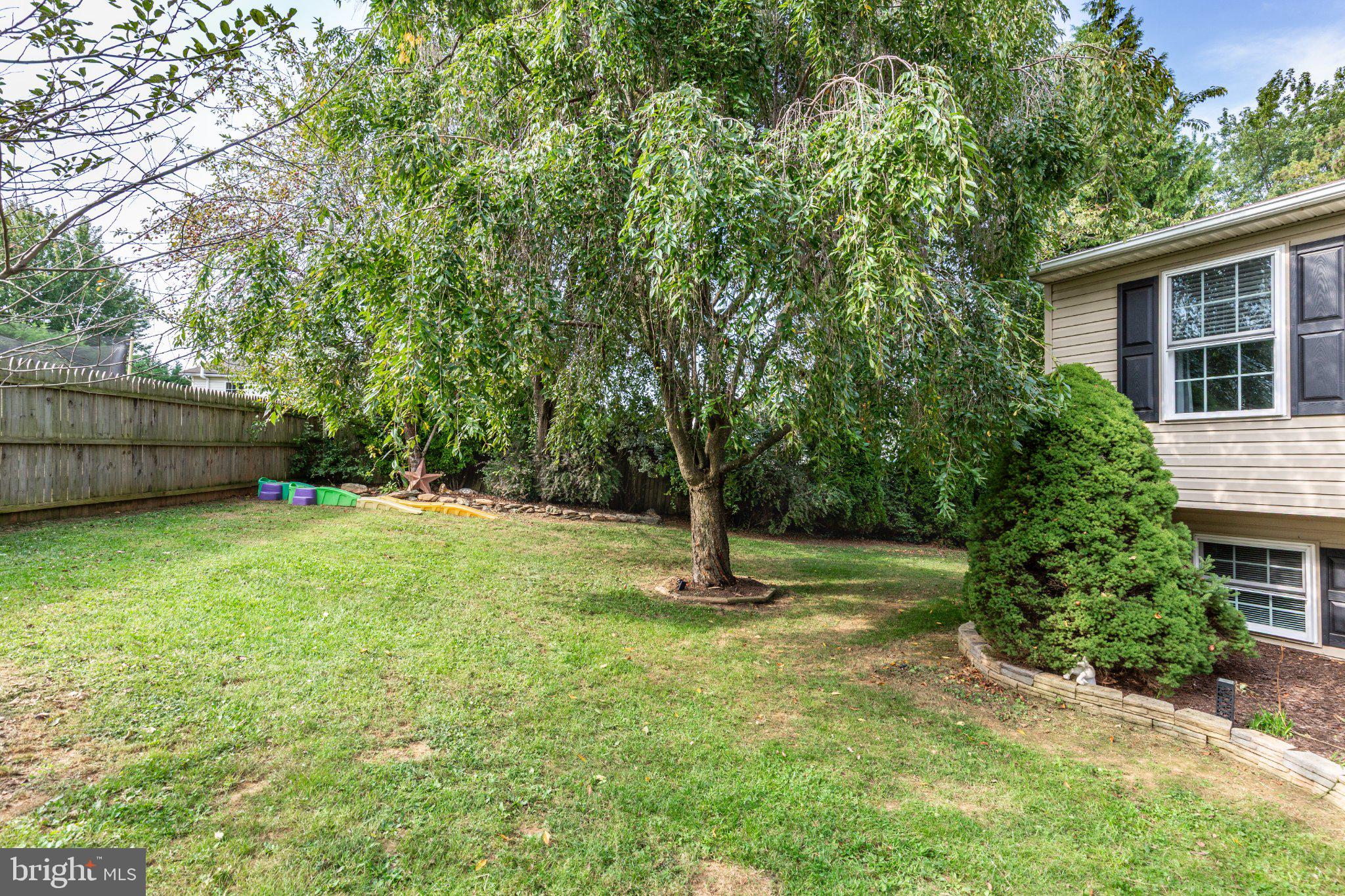 3322 SUTTON COURT