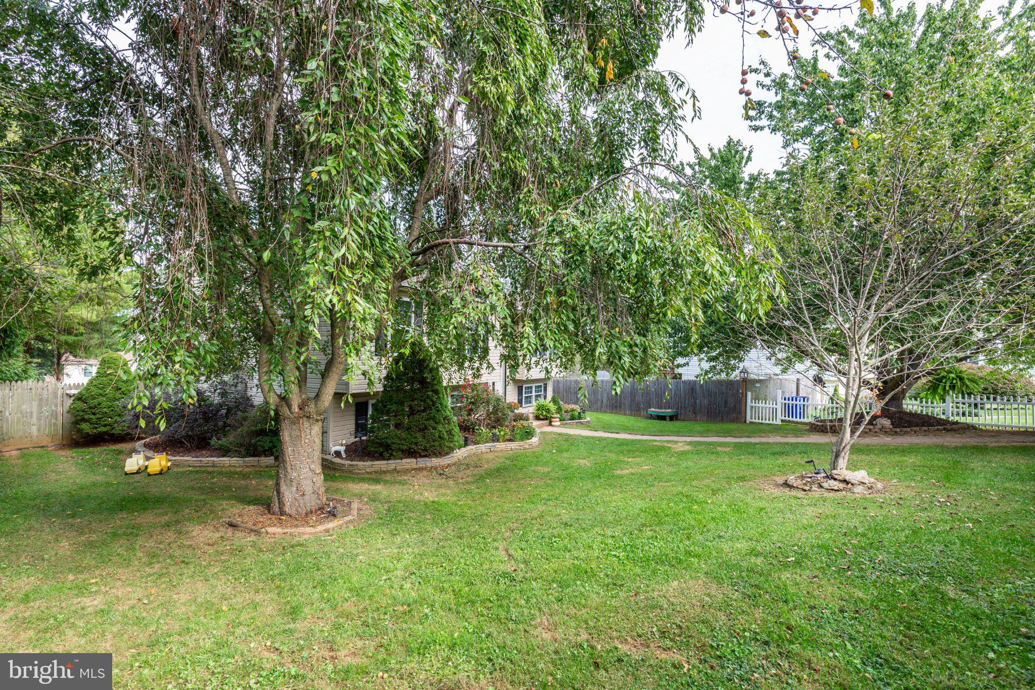 3322 SUTTON COURT