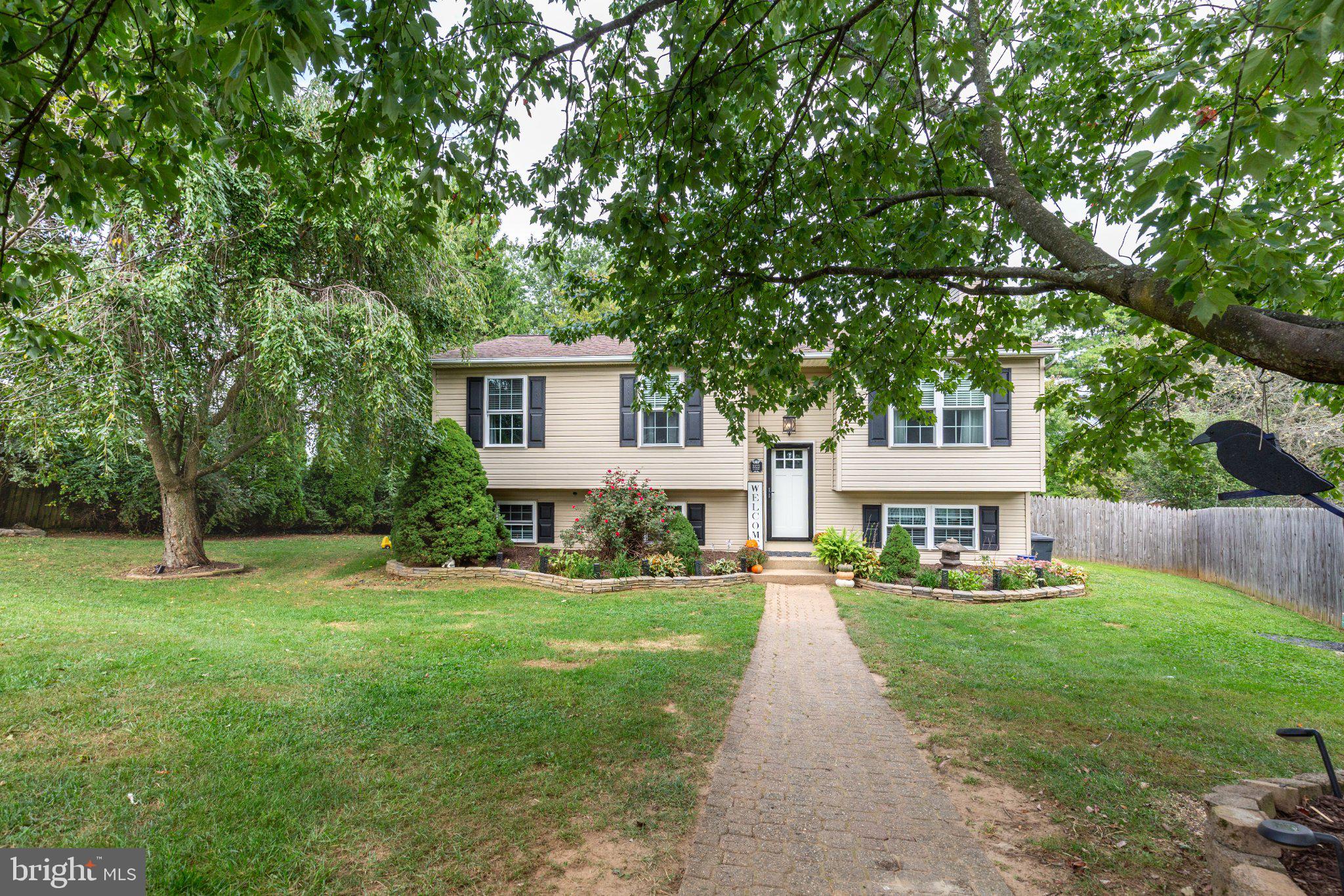 3322 SUTTON COURT
