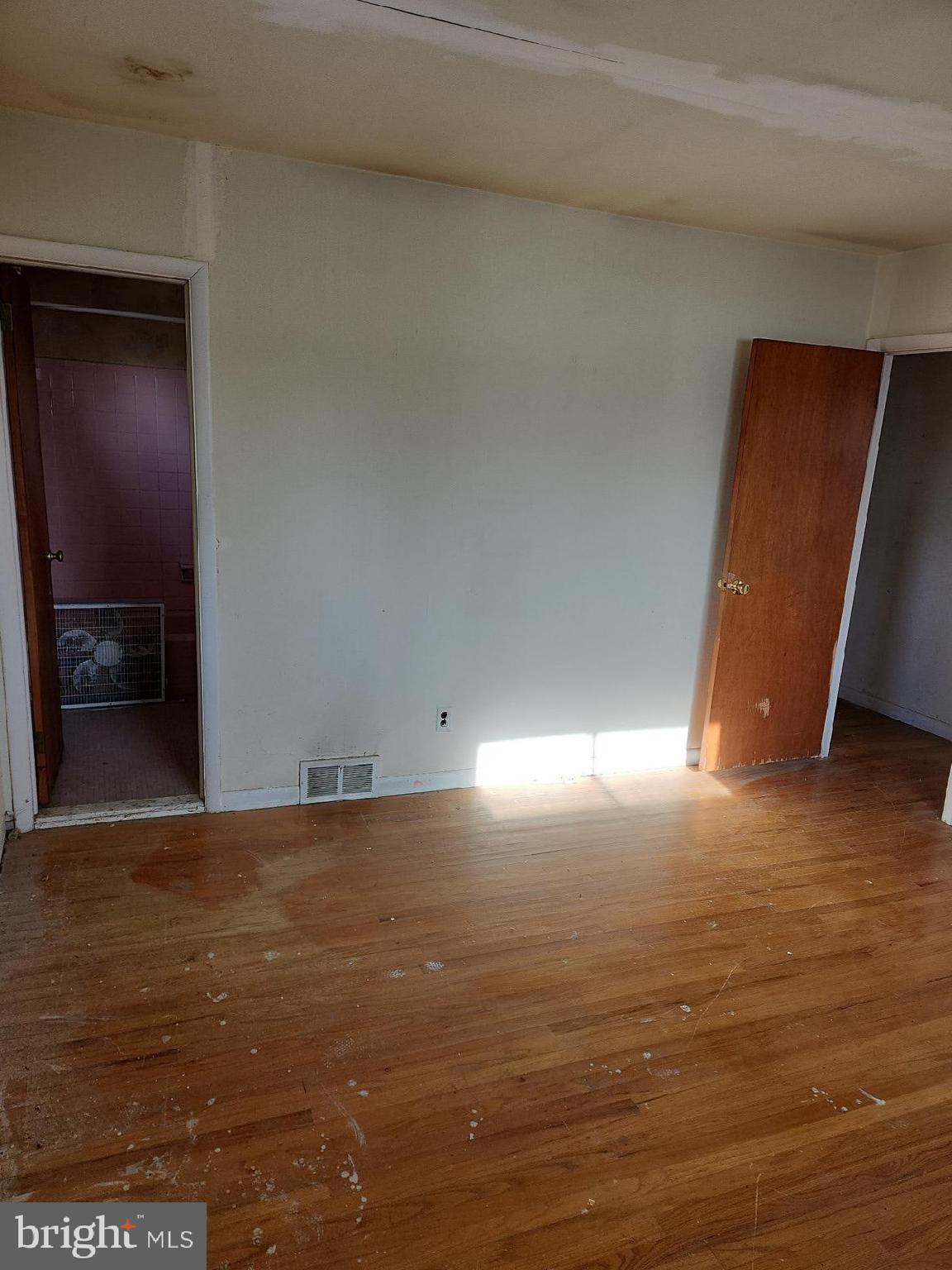 LAWRENCE PARK - Residential