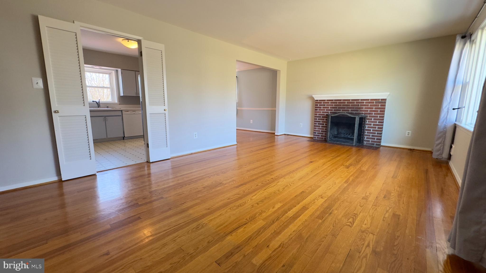 HILLSIDE MANOR - Residential