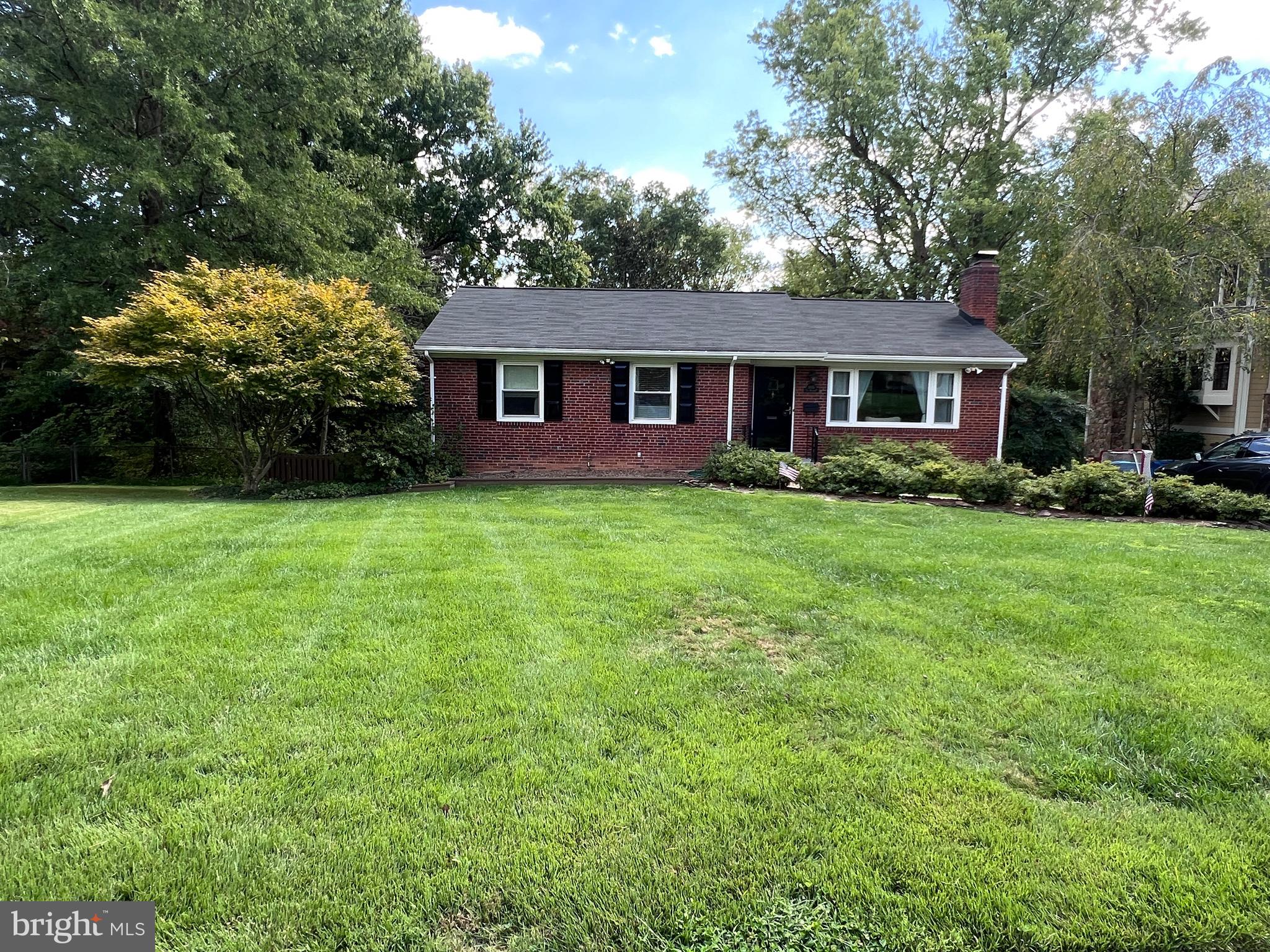 HILLSIDE MANOR - Residential