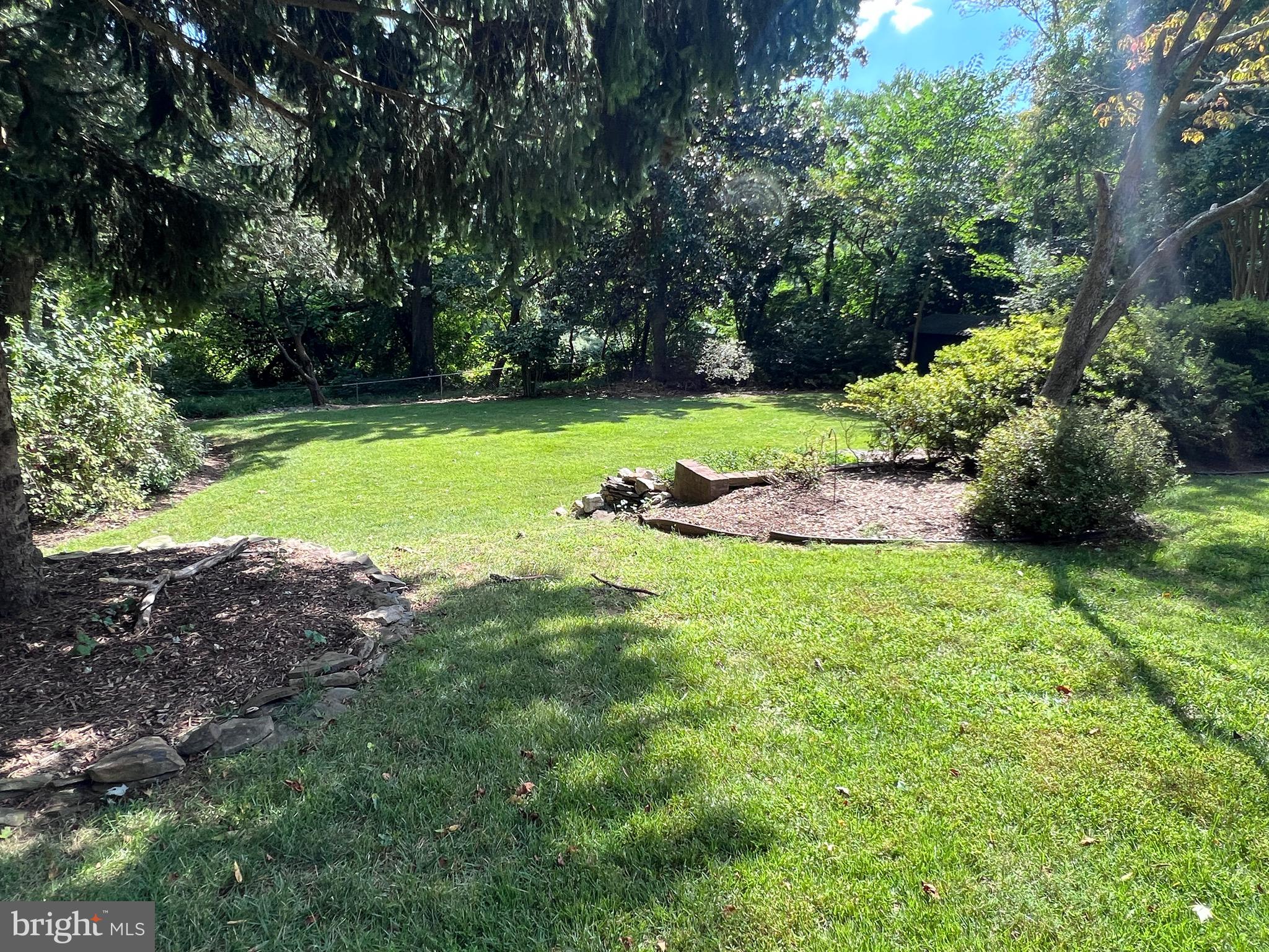 HILLSIDE MANOR - Residential