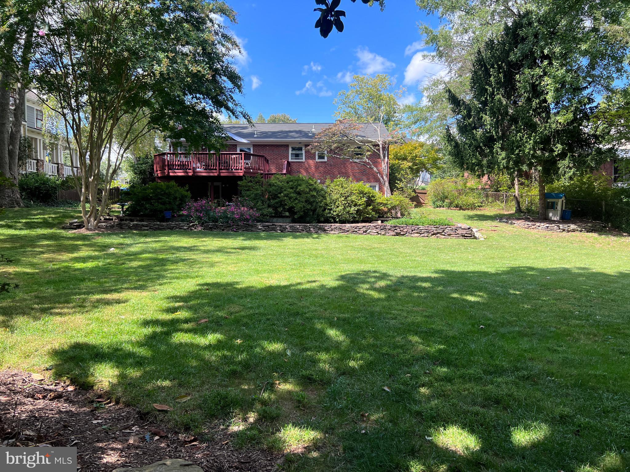 HILLSIDE MANOR - Residential