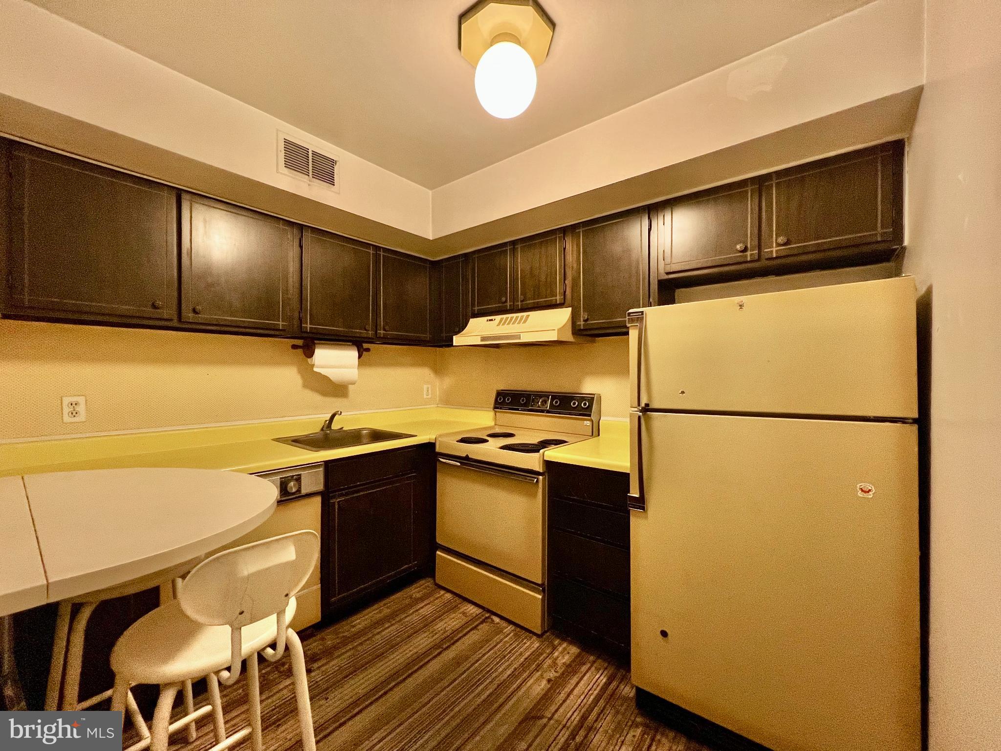 BUTLER PARK CONDO - Residential