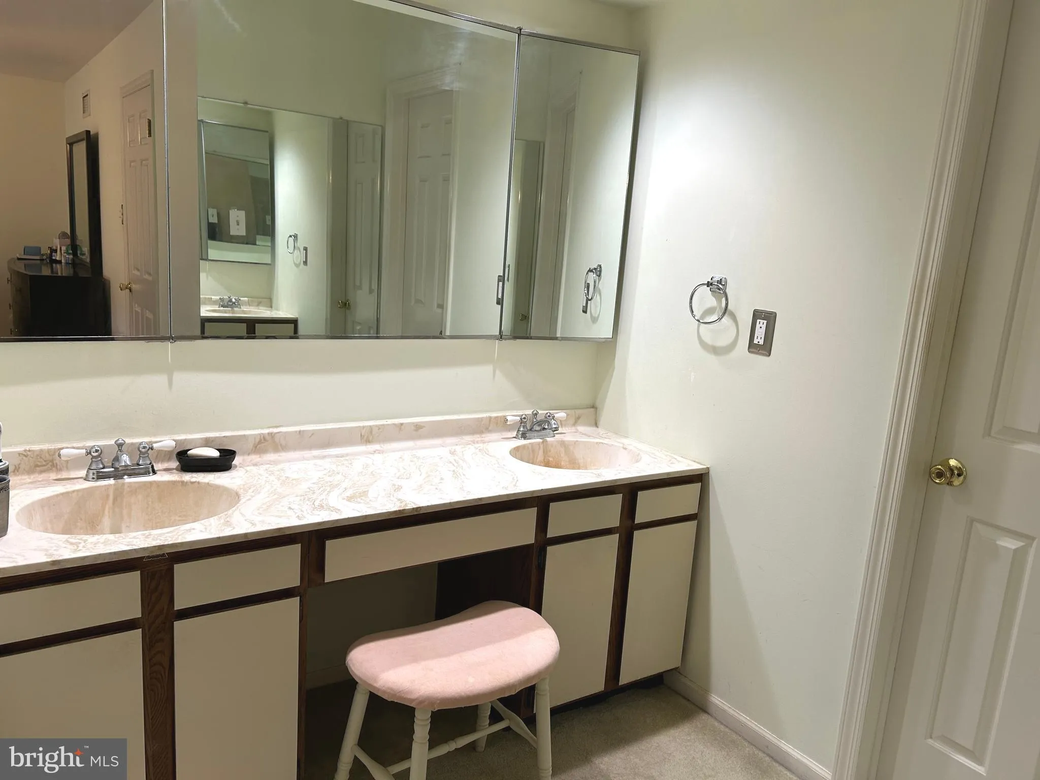 Chesterbrook, Pennsylvania 19087, United States, 2 Bedrooms Bedrooms, ,3 BathroomsBathrooms,Residential,Active,150818