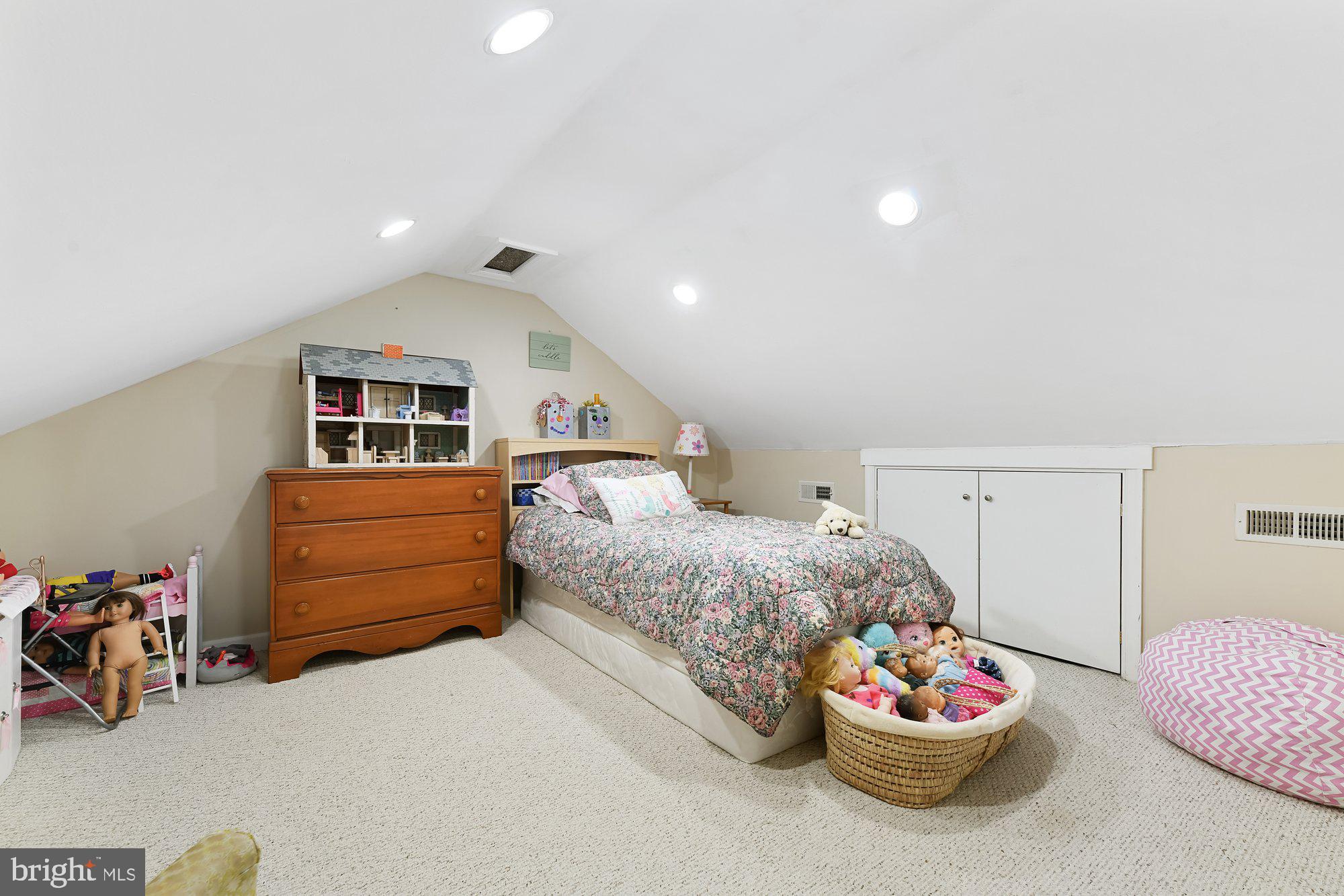 STONELEIGH - Residential