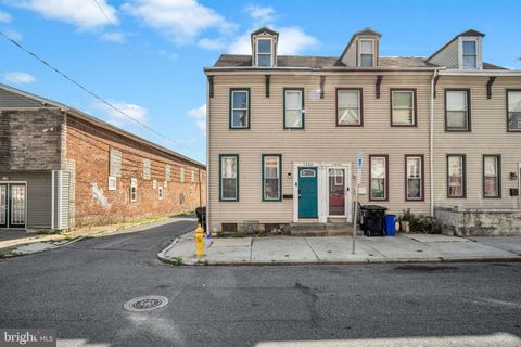 Townhouse For Sale - 1920 N 4th Street<br/> Dauphin County, HARRISBURG, PA 17102
