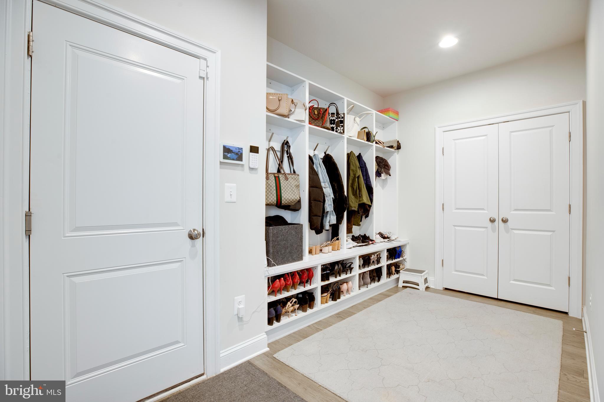 LAYTONSVILLE - Residential