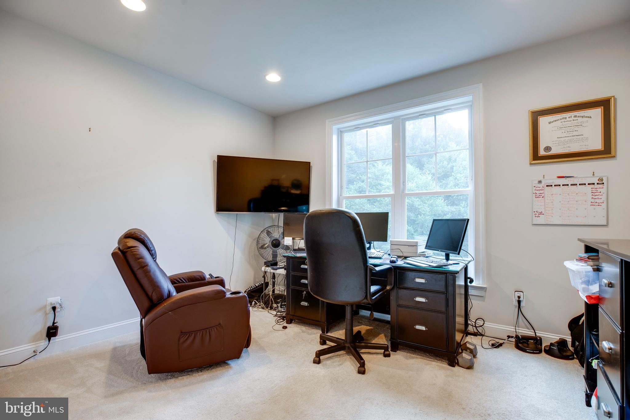 LAYTONSVILLE - Residential