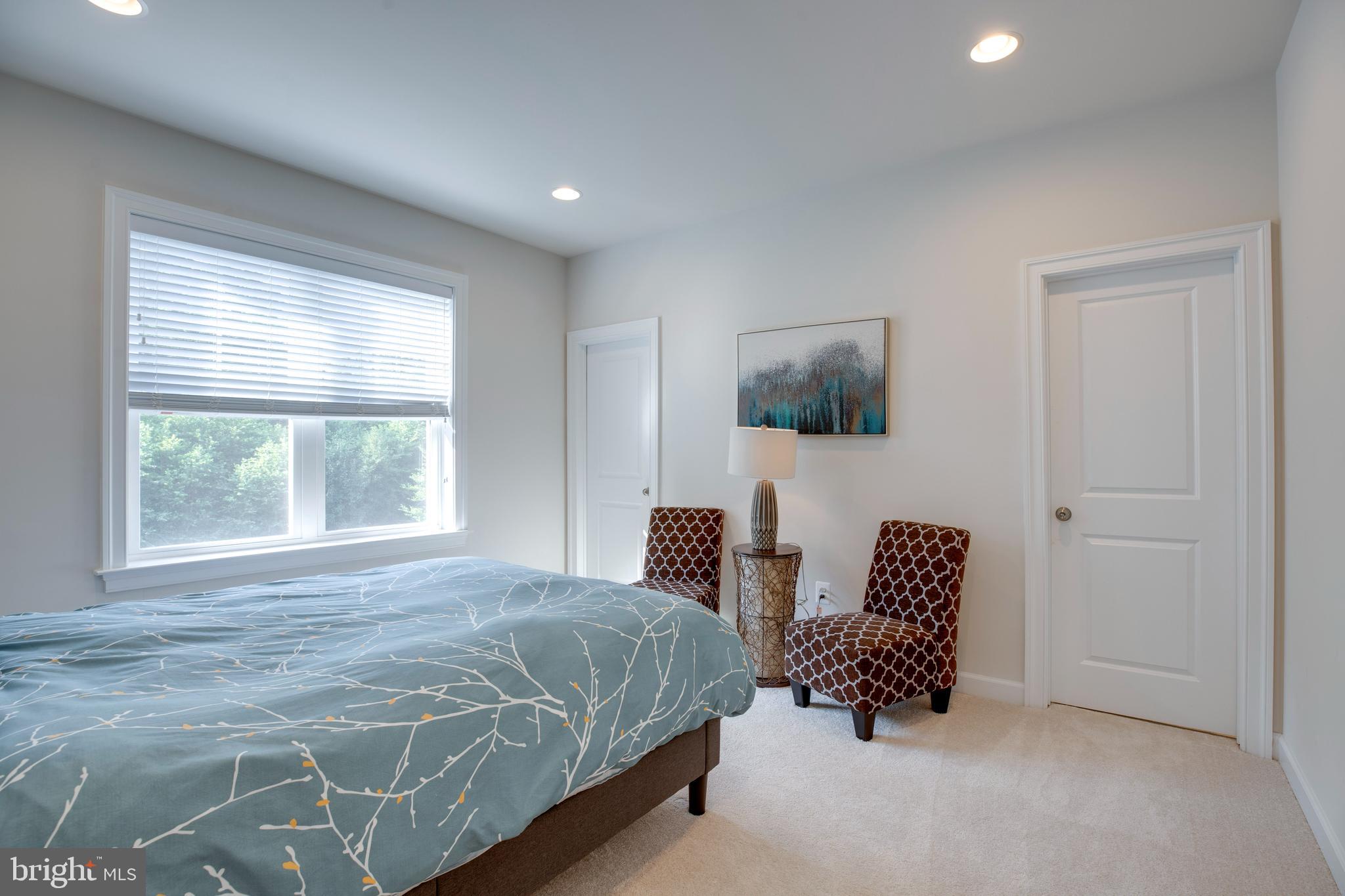 LAYTONSVILLE - Residential