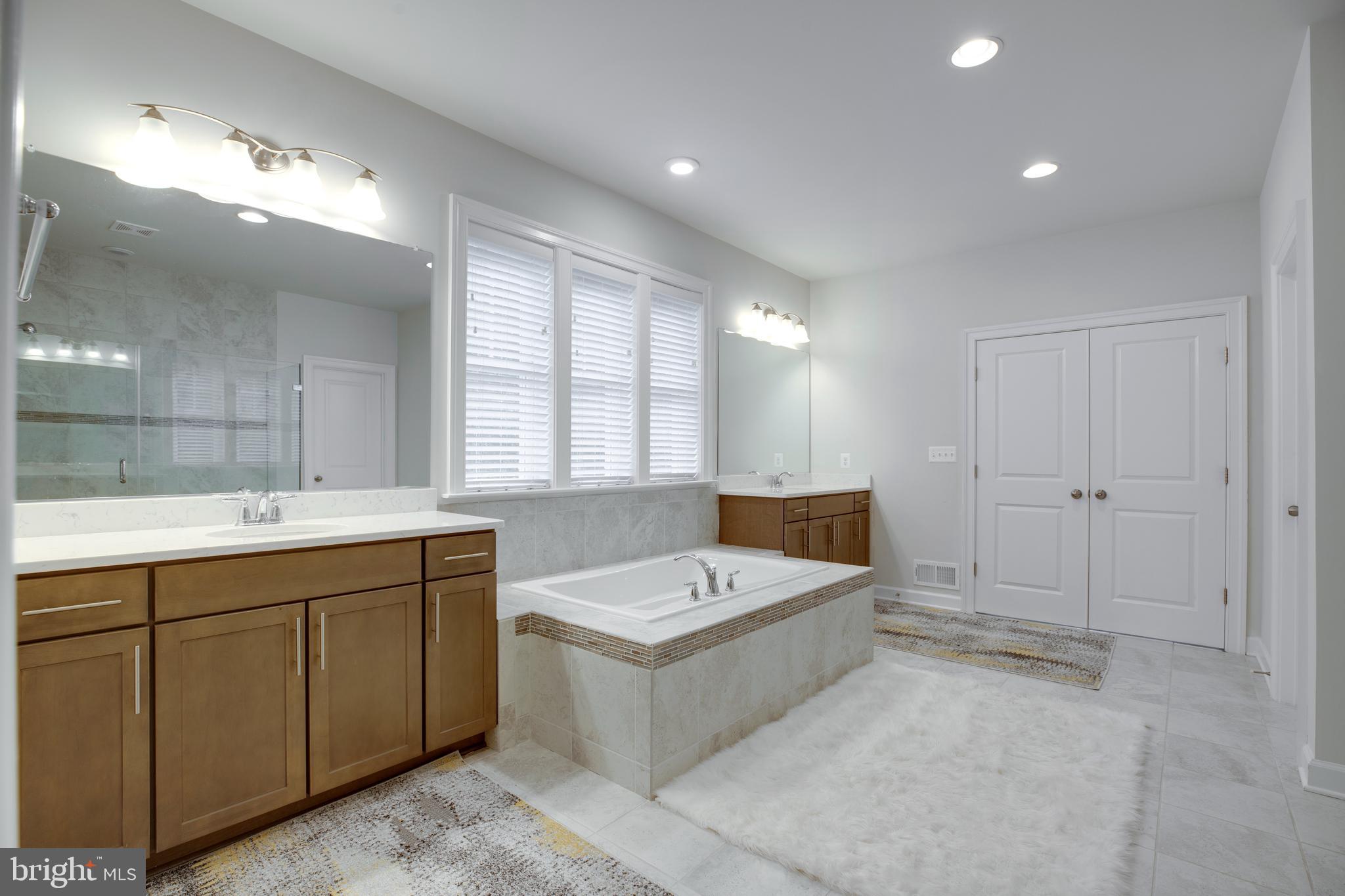 LAYTONSVILLE - Residential