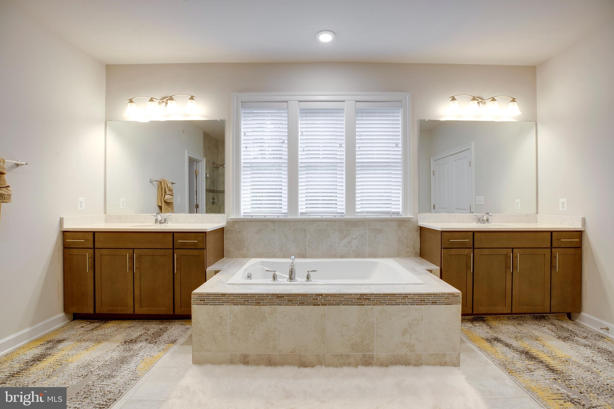 LAYTONSVILLE - Residential