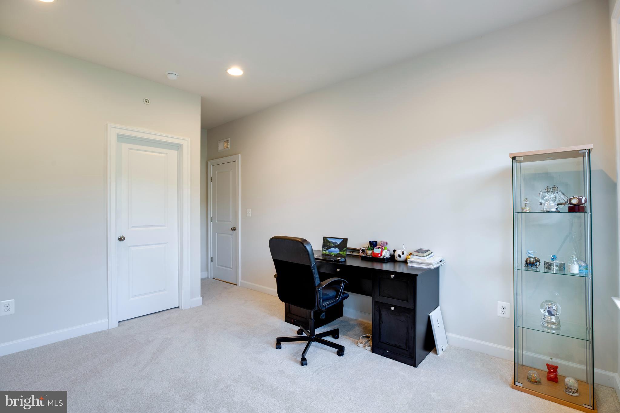 LAYTONSVILLE - Residential