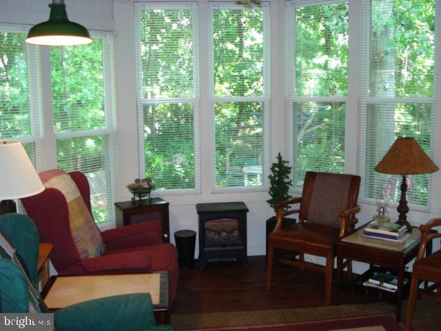 COLONIAL HEIGHTS - Residential
