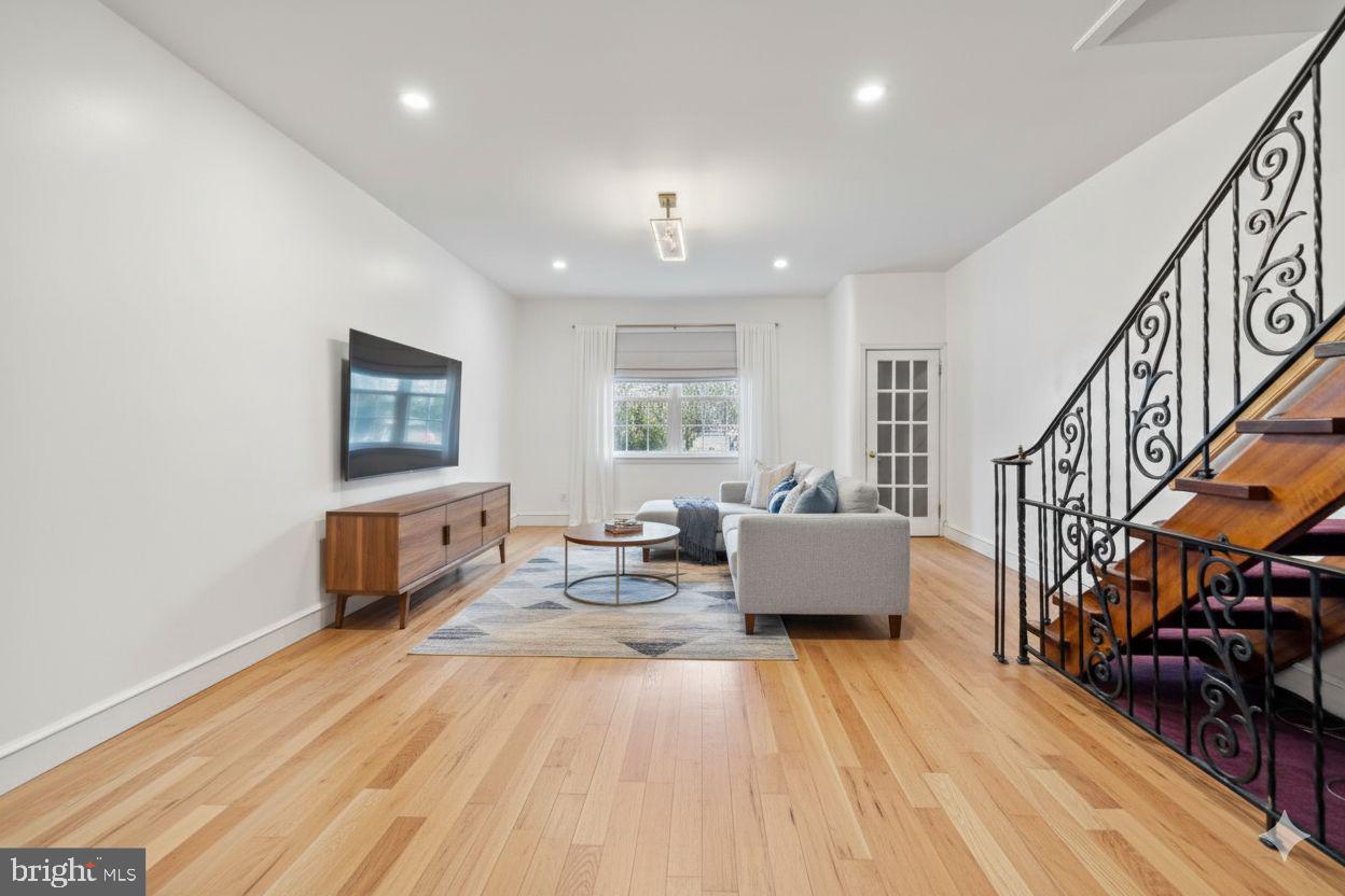 PASSYUNK SQUARE - Residential